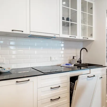 702-703 Apartment *