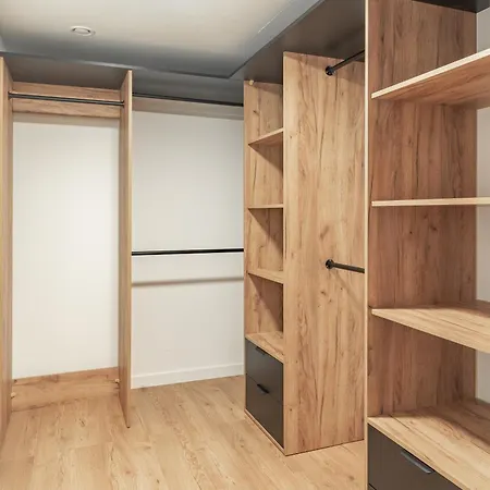 702-703 Apartment *