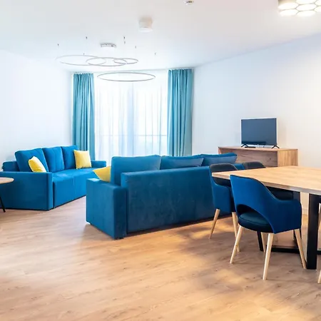 702-703 Apartment *